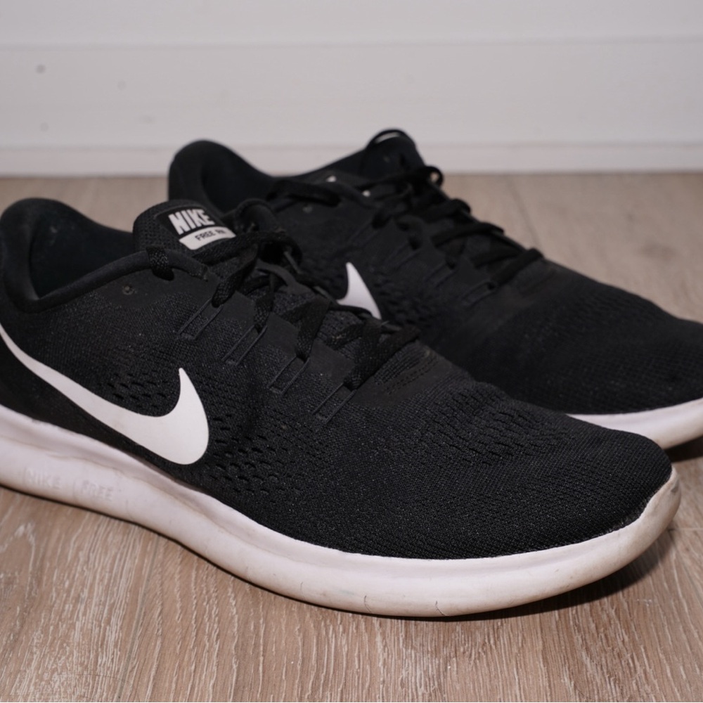 Nike FREE RN Black Sneakers